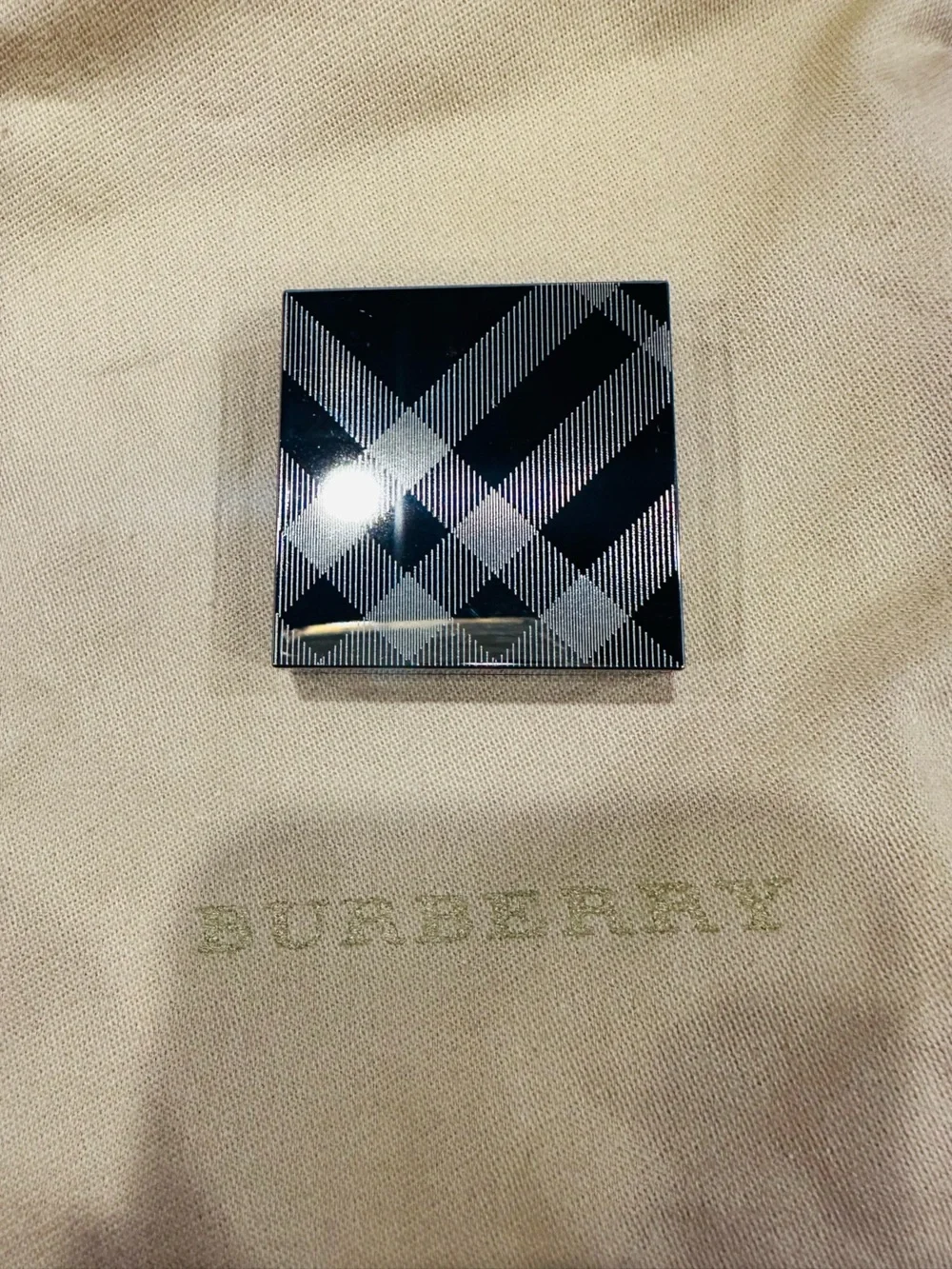 Burberry NWT XHAKI GREEN No.306 Eye COLOUR WET & DRY SILK SHADOW